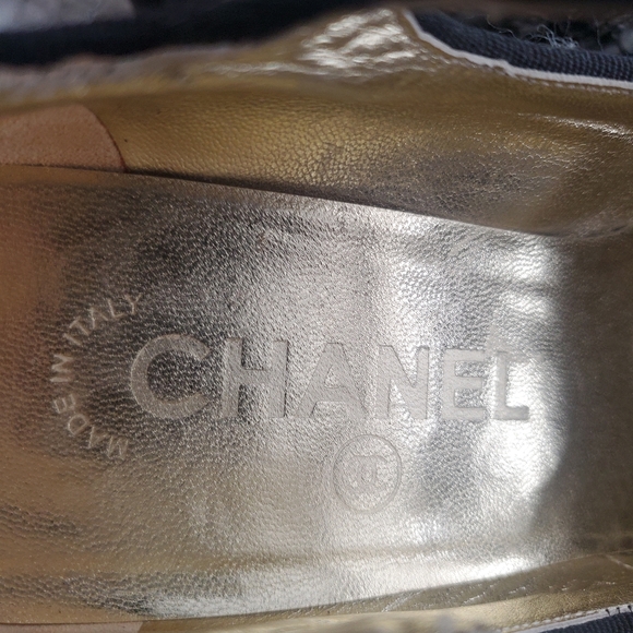 Chanel Black/White Tweed Mary Jane Cap Toe Pumps 35 - Picture 11 of 12